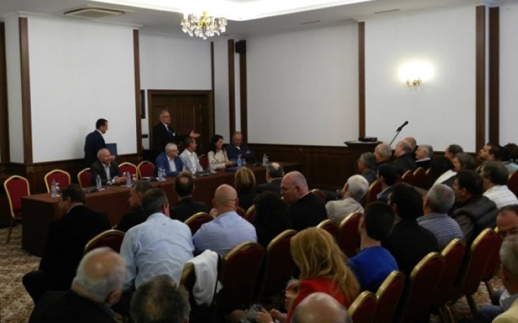 Лазаров официално остава начело на волейбола