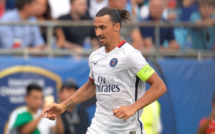 ПСЖ заплаши със съд певица