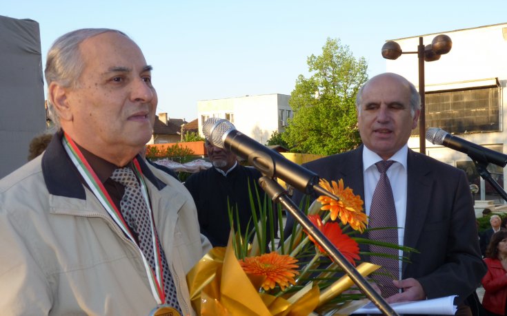 Почетен гражданин на Мездра пази автограф-реликва от Гунди
