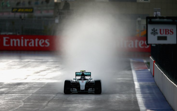 ВИДЕО: След необичайна квалификация Розберг с полпозишън