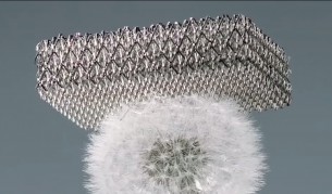 Боинг направи най-лекия метал в света