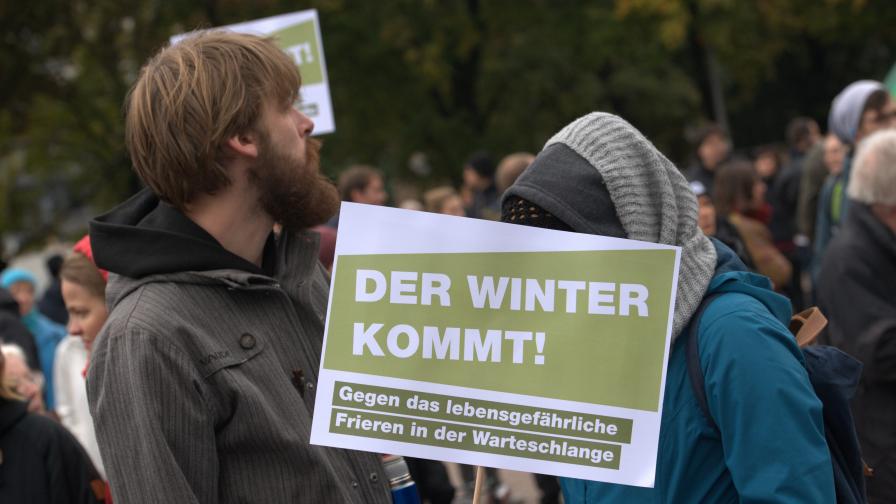Зимата идва, Германия се мъчи да подсигури подслон за бежанците