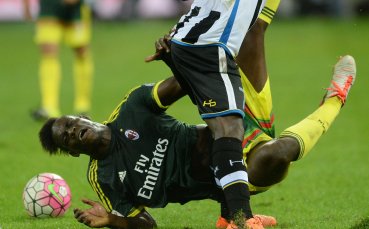 Марио Балотели продължава да тренира сам