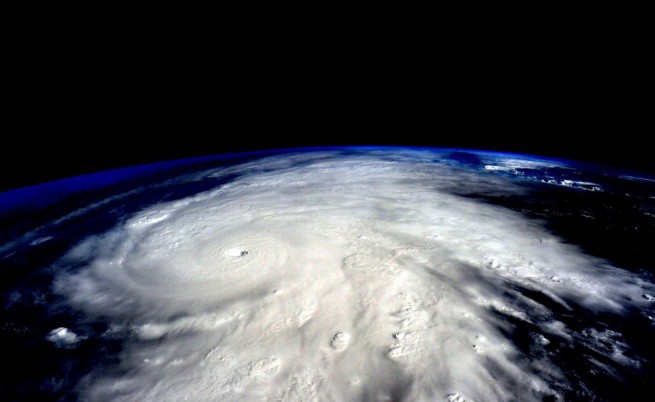 Ураганът Патрисия достигна Мексико (видеа)