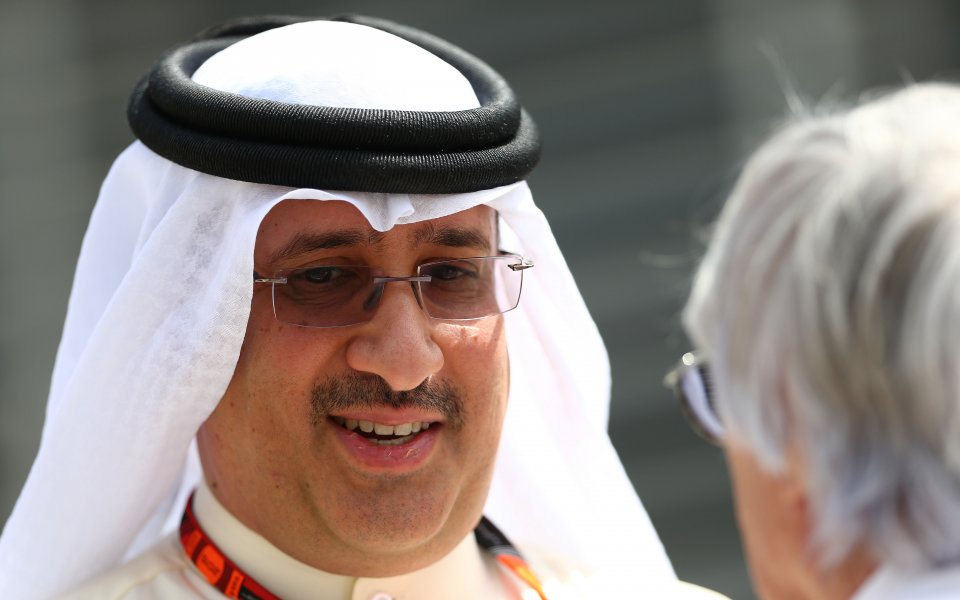Шейхът на Бахрейн се кандидатира за президент на ФИФА
