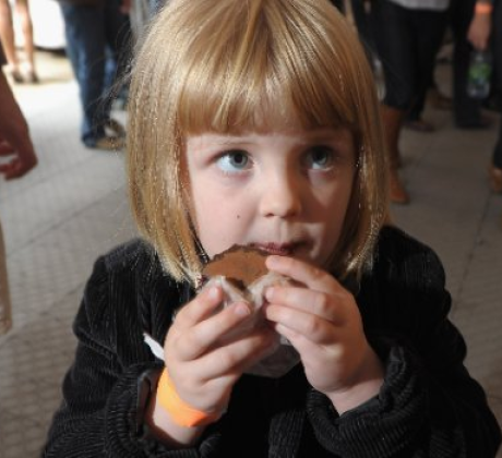 В началото сме на Великденските пости Къде от мода къде от