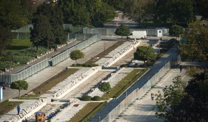 Ремонтът на фонтана на НДК