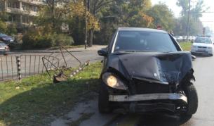 Автомобил катастрофира на бул. "Цариградско шосе"