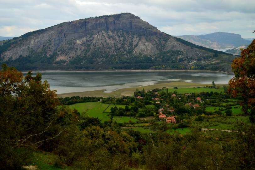 Край село Лисиците