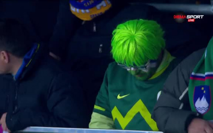 ВИДЕО: Колоритни фенове на трибуните на 