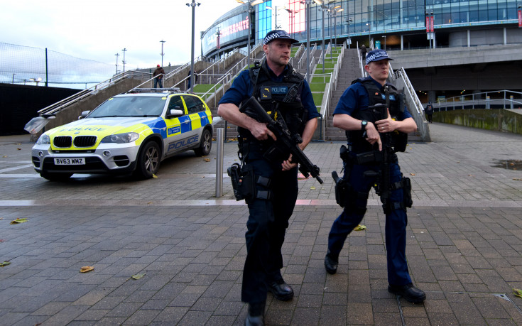СНИМКИ: Феновете на Англия и Франция започнаха да се събират на „Уембли“