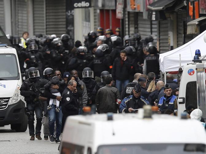 терористи арестувани Париж