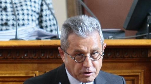  Цонев: Правителството ще падне, в случай че всички от опозицията гласоподават 