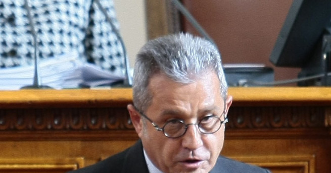 България Цонев Правителството ще падне ако всички от опозицията гласуват