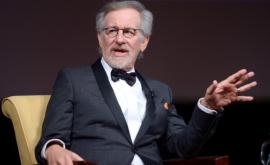  Спилбърг приготвя сериал, който ще се гледа единствено нощем 