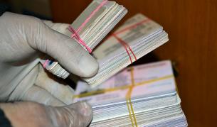 Хванаха петима за фалшиви документи на мигранти