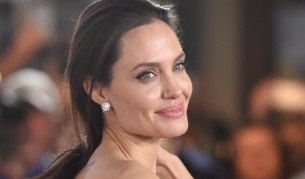 Анджелина Джоли