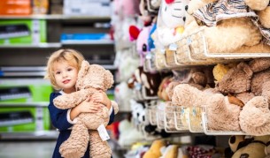 Проверяват за опасни детски играчки в магазините