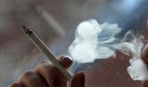 Правителството иска забрана за ароматните цигари