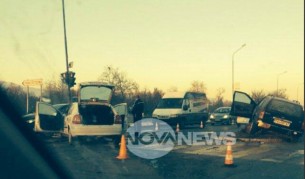 Патрулка и кола се сблъскаха в Пазарджик