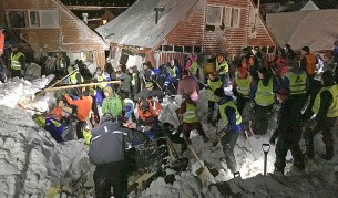 Лавина затрупа къщи в Норвегия