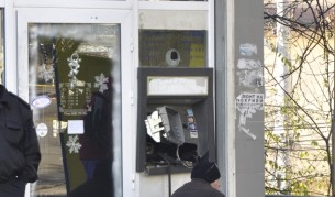 Крадци взривиха банкомат в Хасково (видео)