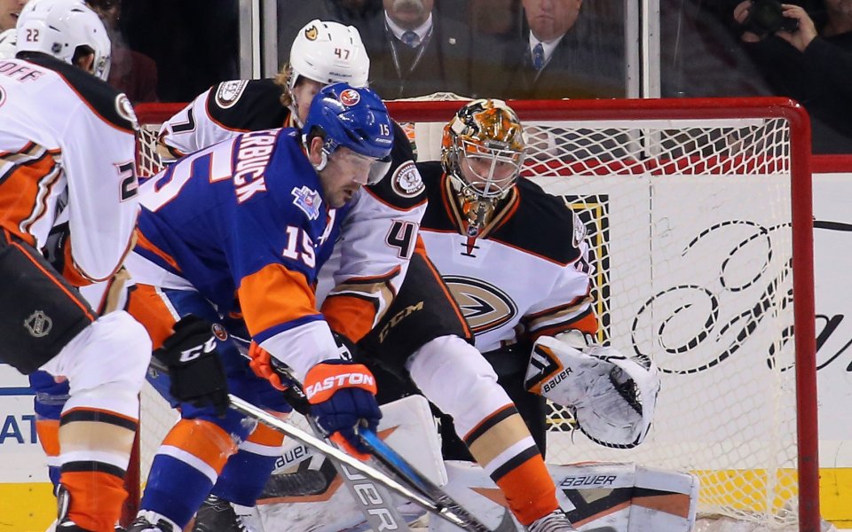 Торонто спечели като гост на Айлендърс в НХЛ