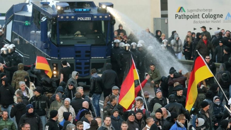Протести в Кьолн срещу насилието и бежанците