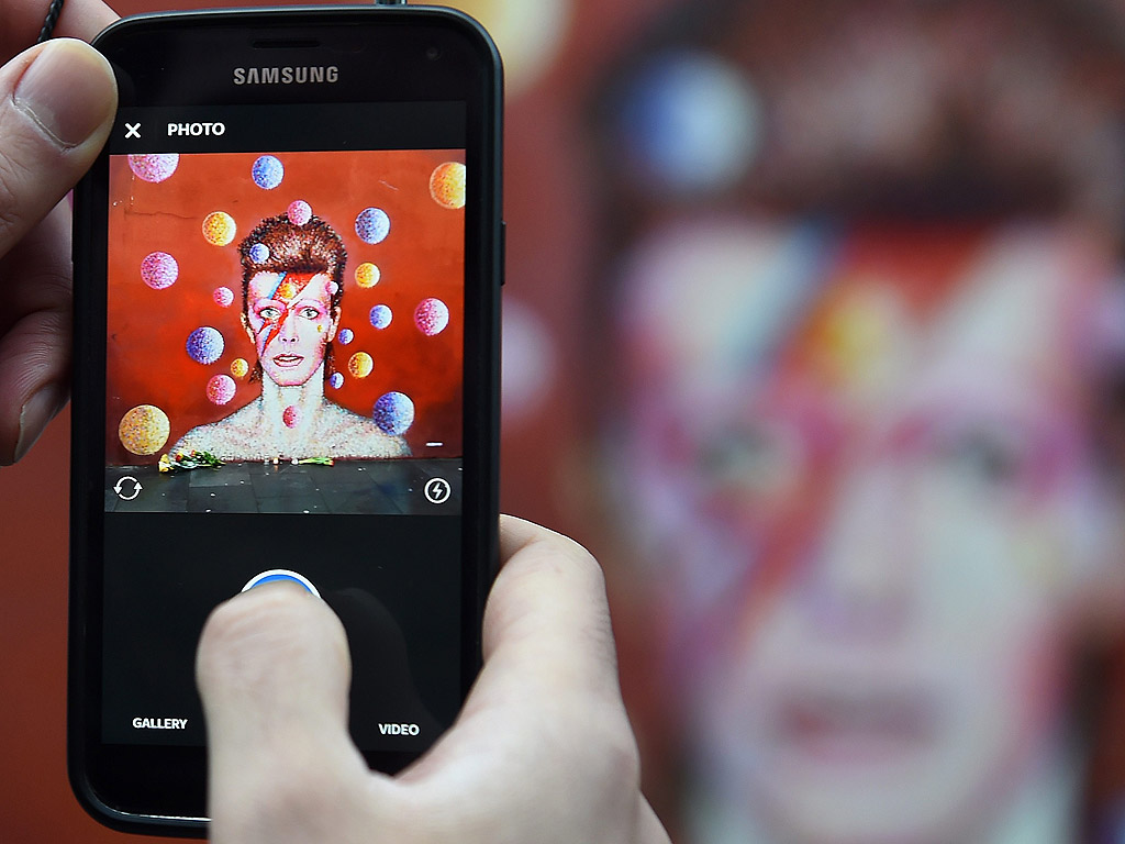 Британската роклегенда Дейвид Бауи почина след дълга борба с рака