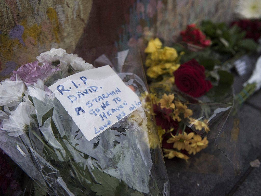 Британската роклегенда Дейвид Бауи почина след дълга борба с рака