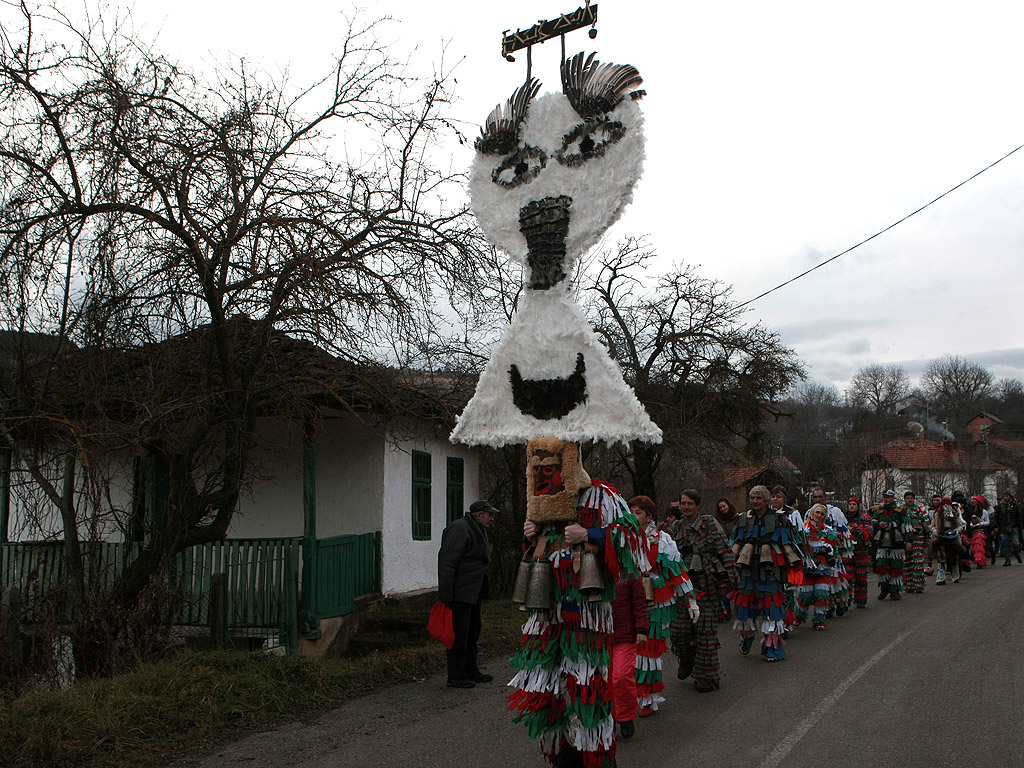 Сурвакарски игри в селата Еловдол, Чепино, Габровдол и Кошарево