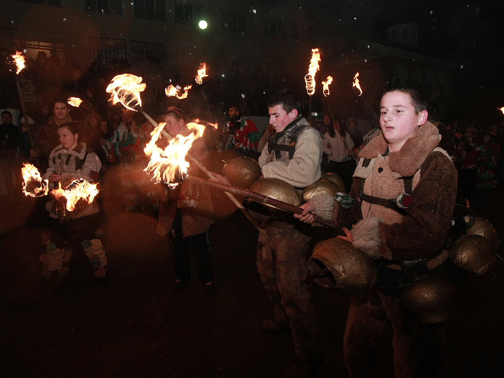 Сурвакарски игри в селата Еловдол, Чепино, Габровдол и Кошарево