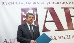 Първанов заплаши да напусне управляващата коалиция