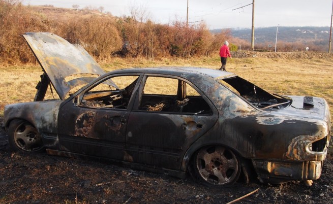 Запалиха автомобил във Варна