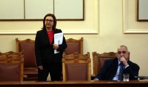 За Бъчварова критиките към МВР помагат на престъпниците