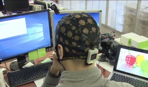 Руснаци управляват дрон с мисъл