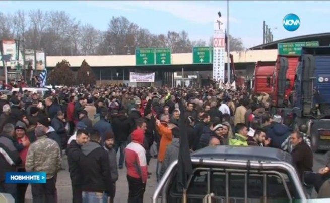 Протестите на гръцките фермери пречат на българските превозвачи