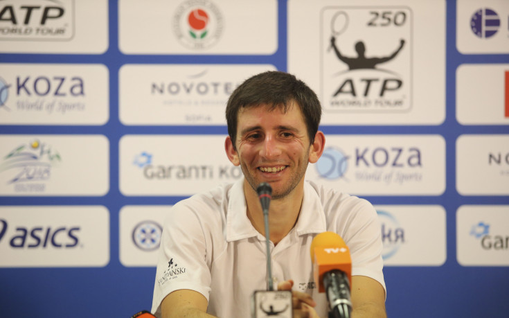 Лазов грабна титлата в Анталия, Диа загуби финала