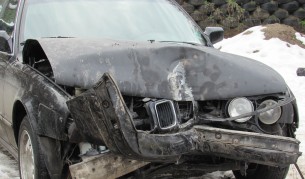 Кола прати 13-годишно момиче в кома