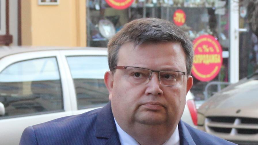 <p>Цацаров взе под специален надзор делото срещу Местан</p>