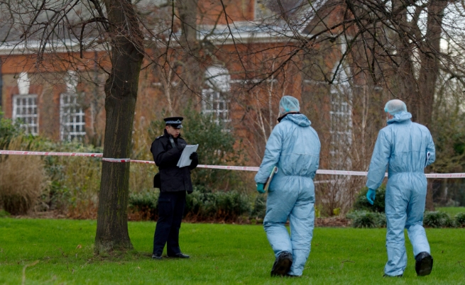 Мъж се самозапали и почина пред двореца Кенсингтън
