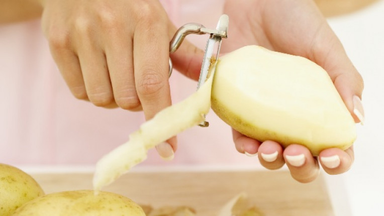картофи ръце белене