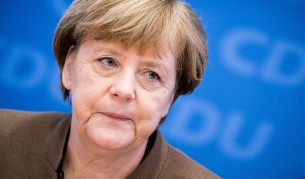 AFP: Враговете на Меркел надушват кръв
