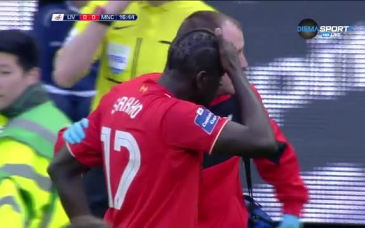 ВИДЕО: Играчи на Ливърпул за малко да се осакатят взаимно