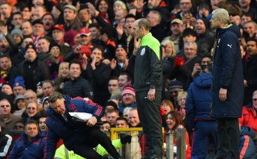 Ван Гаал вдъхнови куп шеговити колажи