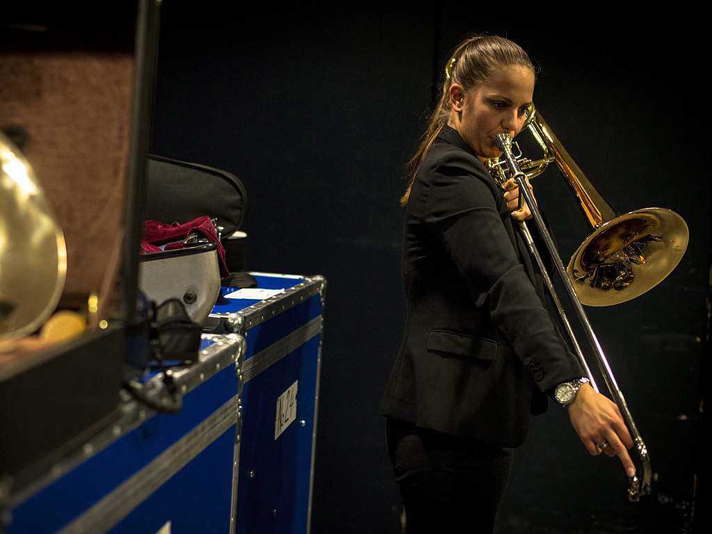 Девет унгарски жени професионалисти, които преследват кариера в професии, доминирани от мъжете.