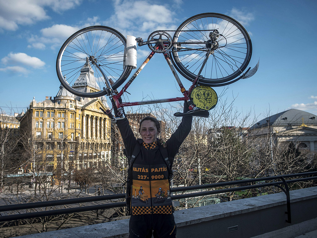 Девет унгарски жени професионалисти, които преследват кариера в професии, доминирани от мъжете.