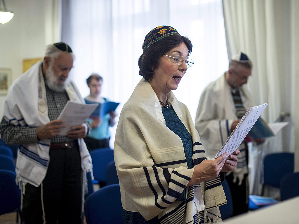 Девет унгарски жени професионалисти, които преследват кариера в професии, доминирани от мъжете.