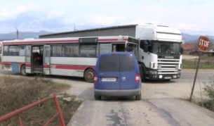 Блъснаха се камион и автобус, пълен с деца