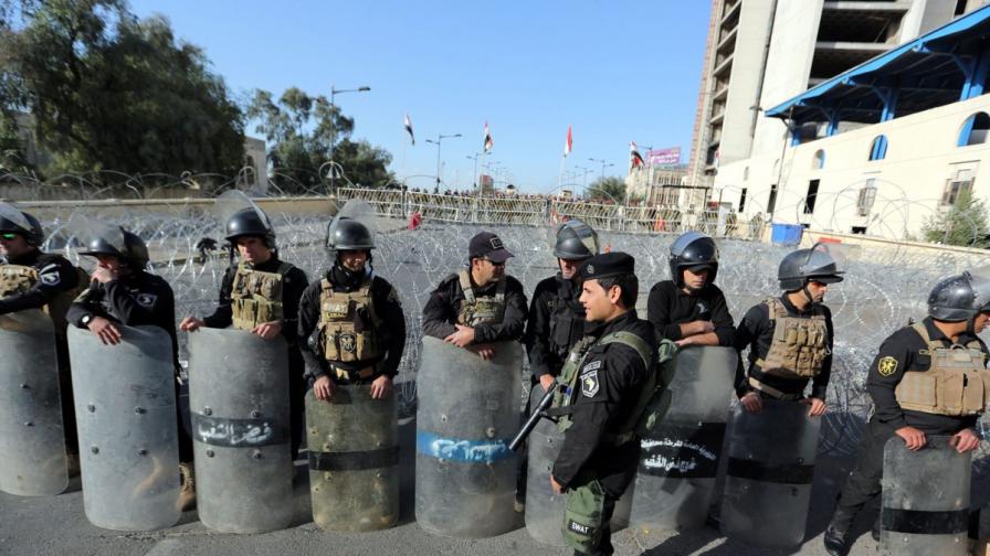 Камикадзе се взриви по време на мач край Багдад, поне 30 загинали